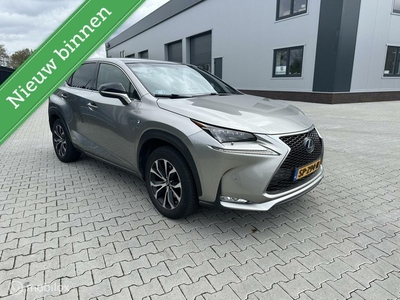 Lexus NX 300h AWD President Line