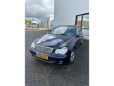 Mercedes-Benz C-klasse 180 K. Classic Info:0655357043, met