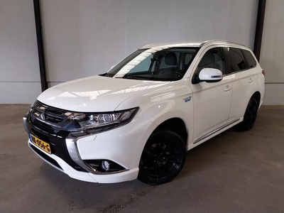 Mitsubishi Outlander 2.0 PHEV CAMERA ALCANTARA LED NAVI