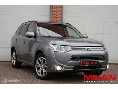 Mitsubishi Outlander 2.0 PHEV Instyle NAP TREKHAAK LEDER