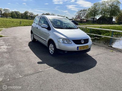 Nette Volkswagen Fox Nieuwe APK bouwt druk op koelreservoir