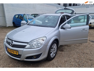 Opel Astra 1.6 Cosmo