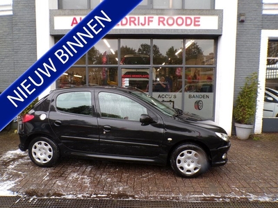 Peugeot 206 1.4 Air-line 3 NIEUWE APK ,AIRCO,5DRS !!!