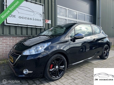 Peugeot 208 1.2 VTi AllureAircoClimaNaviPDCLederN.A.P.