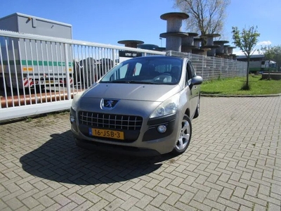 Peugeot 3008 1.6 VTi Première , BPM!!