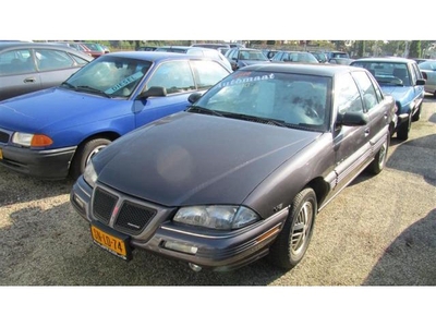 Pontiac Grand Am 3.0 LE Sedan