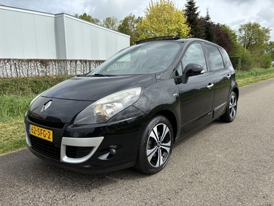 Renault Scénic 1.4 TCe Bose / PANORAMADAK / NAVI / CRUISE /