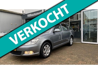 Skoda Octavia Combi 1.8 TSI Elegance automaat Dsg leer navigatie clima cruise controle pdc trekhaak elekt-pakket stoelverwarming