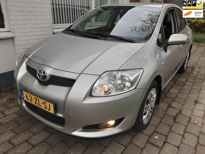 Toyota Auris 1.6-16V Sol