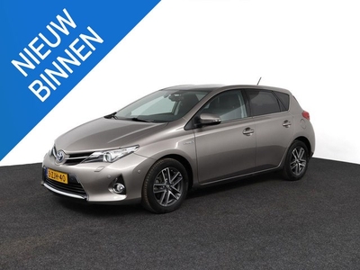 Toyota Auris 1.8 Hybrid Lease