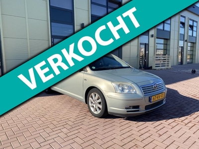 Toyota Avensis Wagon 2.2 D-4D Linea Luna / Parkeersensoren / Trekhaak / Airco