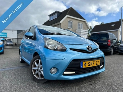 Toyota Aygo 1.0 VVT-i Dynamic Blue (bj 2013)