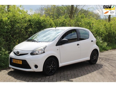 Toyota Aygo 1.0 VVT-i Now *Airco *CV *Elek Ramen