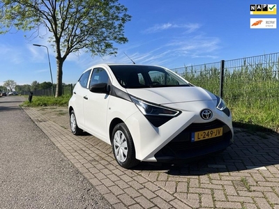 Toyota Aygo 1.0 VVT-i x Navigatie, Apple Car-Play, Airco