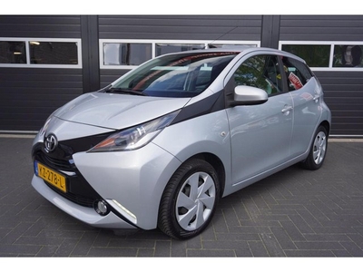 Toyota Aygo 1.0 VVT-i x-play Airco/Achteruitrijcamera