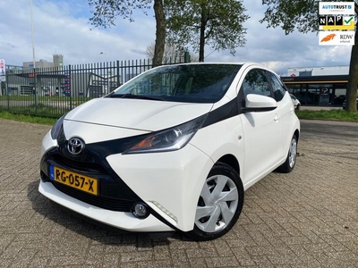 Toyota Aygo 1.0 VVT-i x-play Automaat Camera Tel Km 21729