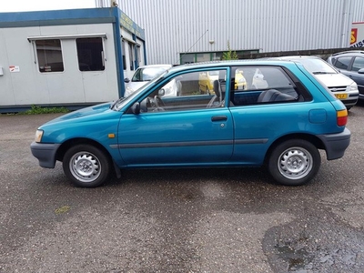 Toyota Starlet 1.3i Sport , stuurbekrachting/ 5 bak/ nieuwe