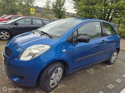 Toyota Yaris 1.0 VVTi +