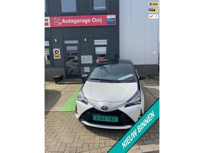 Toyota Yaris 1.5 Hybrid Executive Bi Tone