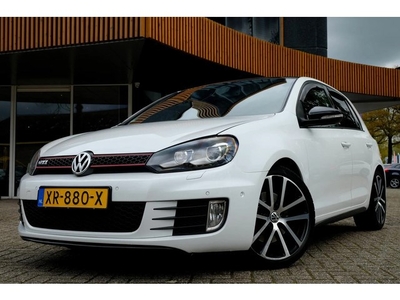 Volkswagen Golf 2.0 GTI/Adidas