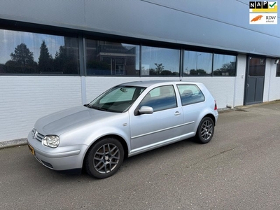 Volkswagen Golf 2.3 V5 Highline lees advertentie aub