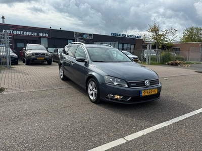 Volkswagen Passat 1.6 TDI NAVI/CLIMA NETTE AUTO (bj 2013)