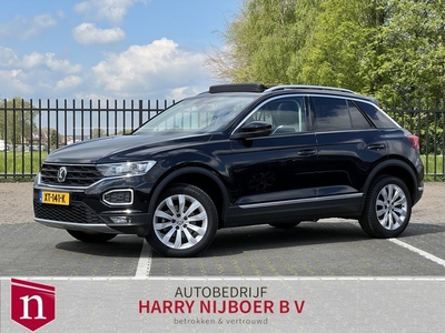 Volkswagen T-Roc 1.5 TSI Sport Panodak / Trekhaak / Camera