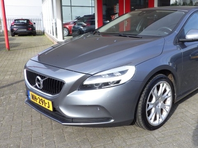 Volvo V 40 T2 122PK Momentum Trekhaak/Achteruitrijcamera/parkeersensoren