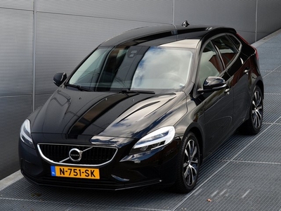 Volvo V40 2.0 T2 INSCRIPTION TREKHAAK AFNEEMBAAR 1500KG