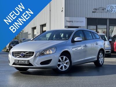 Volvo V60 1.6 T3 Kinetic CLIMATE CONTROLE/TREKHAAK/NL