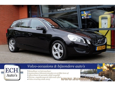 Volvo V60 VERKOCHT -- D3 163 pk Aut. Momentum, Navi