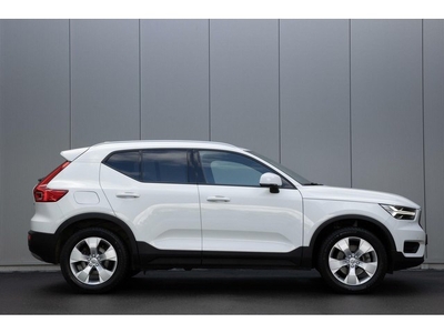 Volvo XC40 B4 Momentum Business 2100kg trekgewicht