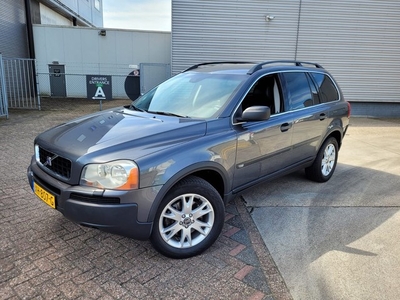 Volvo XC90 2.5 T Kinetic 7 persoons youngtimer (bj 2005)