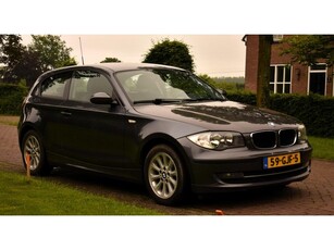 BMW 1-serie 118d Business Line ZÉÉR MOOIE DIESEL MET AIRCO