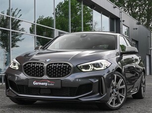 BMW 1-serie M135i xDrive 306pk Schaalzetels Pano HUD