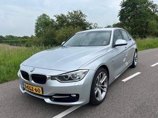 BMW 3-serie 320i Executive Navi Clima Cruise Sport-Line