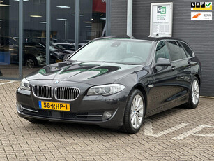 BMW 5-serie Touring 523i High Executive/LEDER/CAMERA/XENON/NAVI/NL-AUTO NAP!!