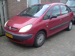 Citroën Xsara Picasso 1.8i-16V Différence 2