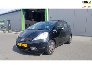 Honda Jazz 1.4 Exclusive in nette staat en zeer complete