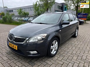 Kia Cee'd Sporty Wagon 1.4 CVVT Navigator Plus Pack LEDER !