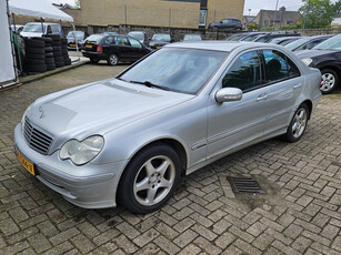 Mercedes-Benz C-Klasse 200 K Avantgarde Automaat Airco. Rijdt en schakelt goed