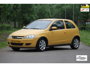 Opel Corsa 1.0-12V Silverline Automaat / Airco / Half leder interieur / Sportvelgen / Slechts 51.231 km. / APK tot 11 mei 2025!