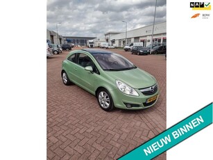 Opel Corsa 1.2-16V Cosmo MOOIE AUTO PANORAMADAK AIRCO