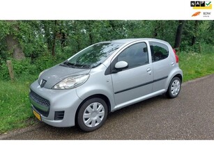 Peugeot 107 1.0-12V Urban Move met airco