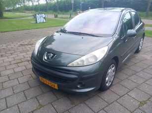 Peugeot 207 1.4-16V XT