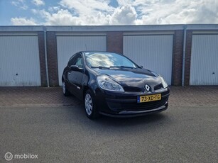 Renault Clio 1.2-16V Rip Curl Panaroma dak/ Airco/ Nieuwe