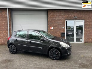 Renault Clio 1.2-16VAIRCONIEUWE APKNIEUWE APK