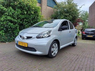 Toyota Aygo 1.0-12V. AIRCO, 5 DEURS!!