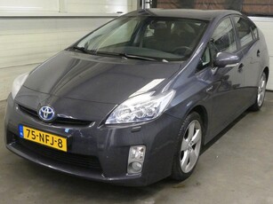 Toyota Prius 1.8 Dynamic - Navigatie - Cruise Control -