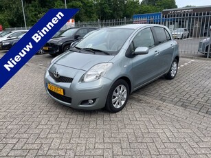 Toyota Yaris 1.3 VVTi Executive NIEUW BINNEN!